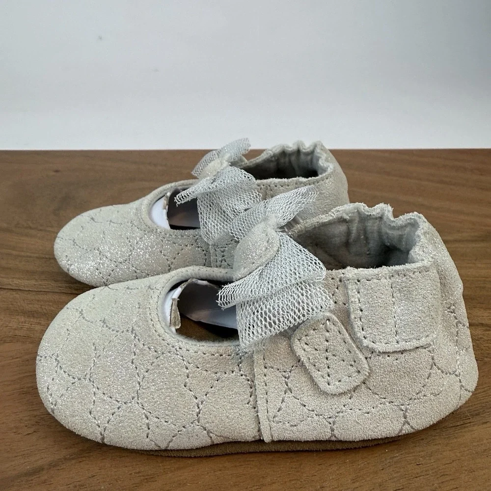 New Infant Robeez Soft Soles Desiree Silver Leather Casual Shoes Sz 12-18 Months